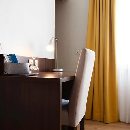 梅塞德斯城市酒店 3* 波恩