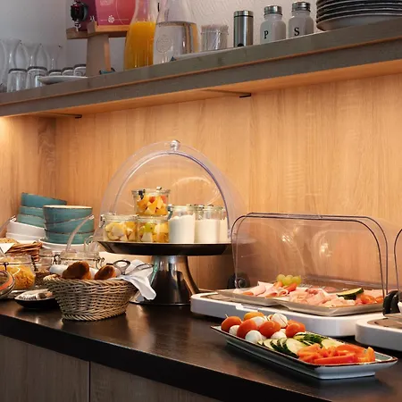 Hotel Mercedes - Self Check-In 3* Bonn