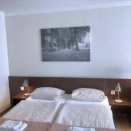 Hotel Mercedes - Self Check-in 3*