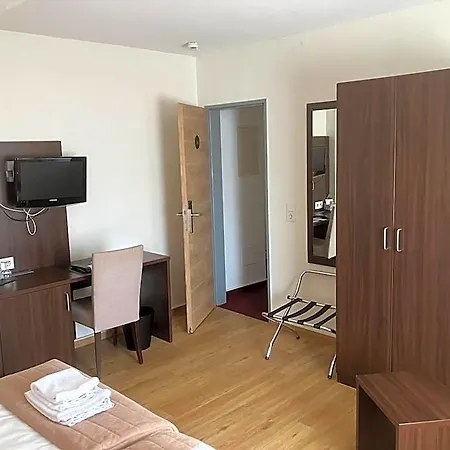 Mercedes - Self Check-in Hotel 3*